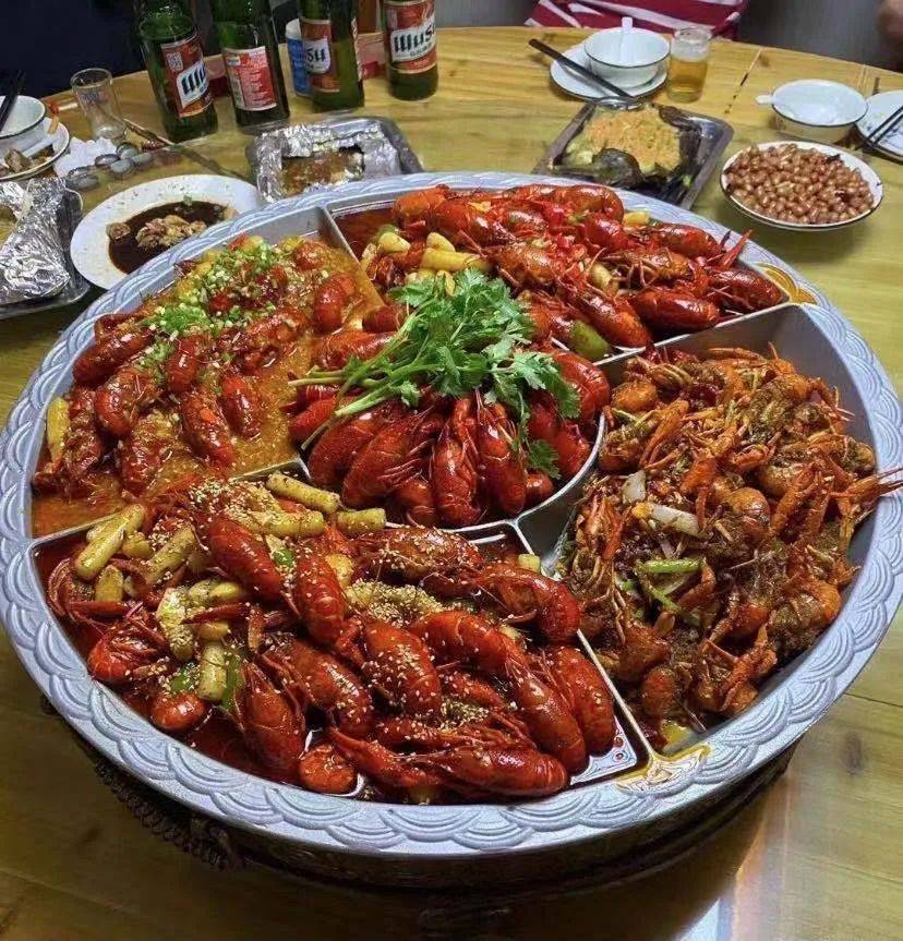 吃货小布搜食记丨烧烤,火锅,小龙虾……你想要的这里都有!