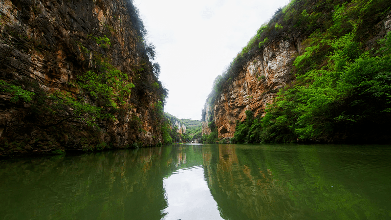 景致迷人毕节这里有个小山峡