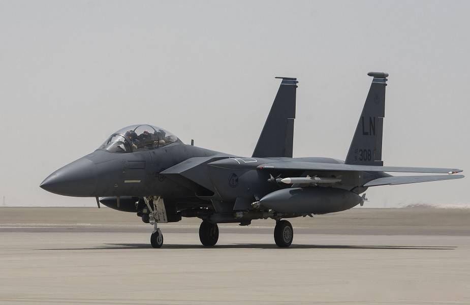 炸弹搬运工f15e战斗机首次执行战术渡轮任务