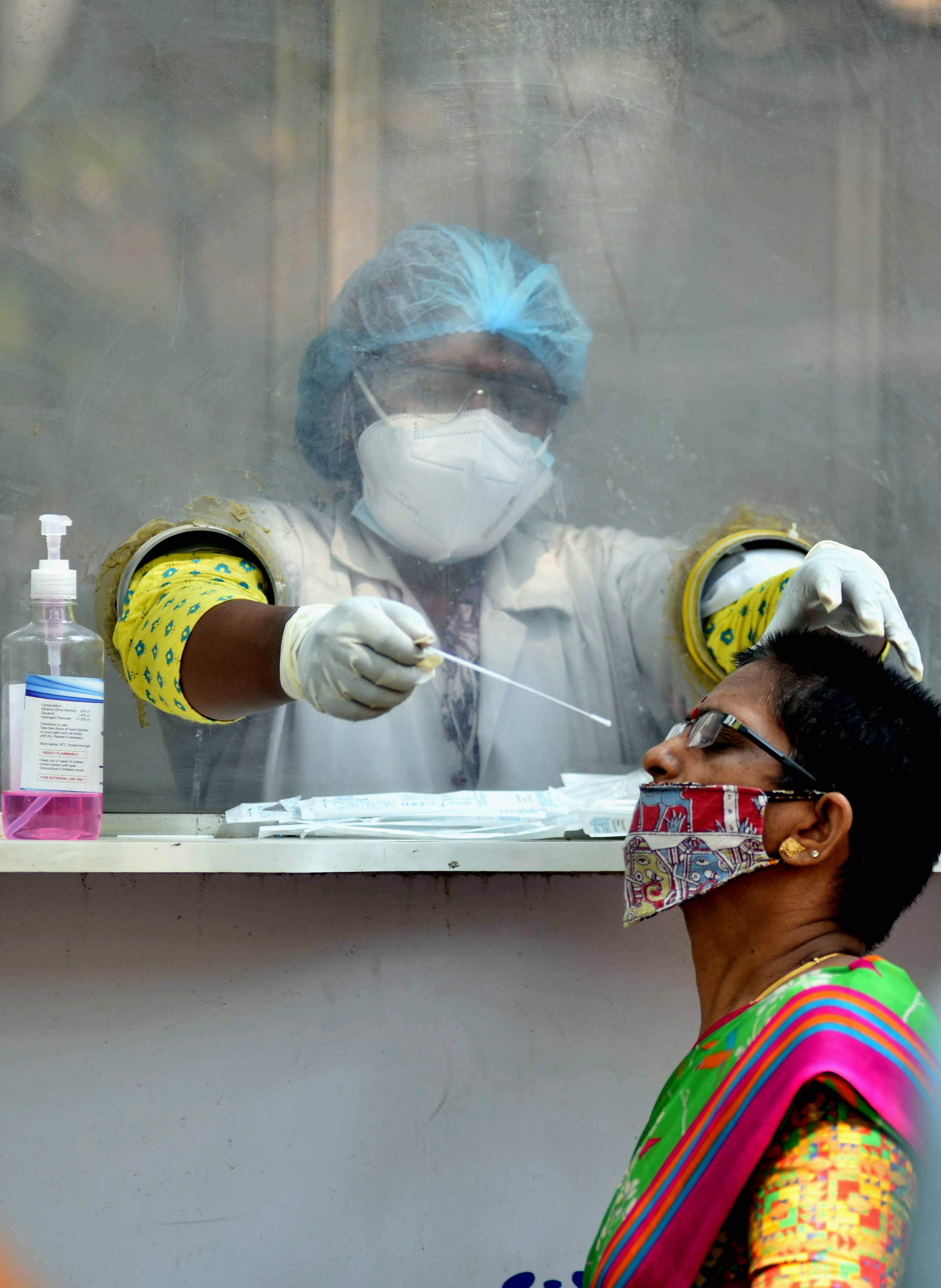 印度连续12天单日新增病例超过30万例