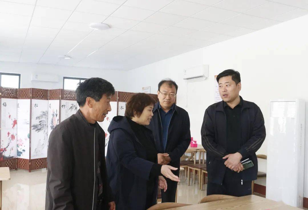区委常委,办公室主任刘兴华参加活动.