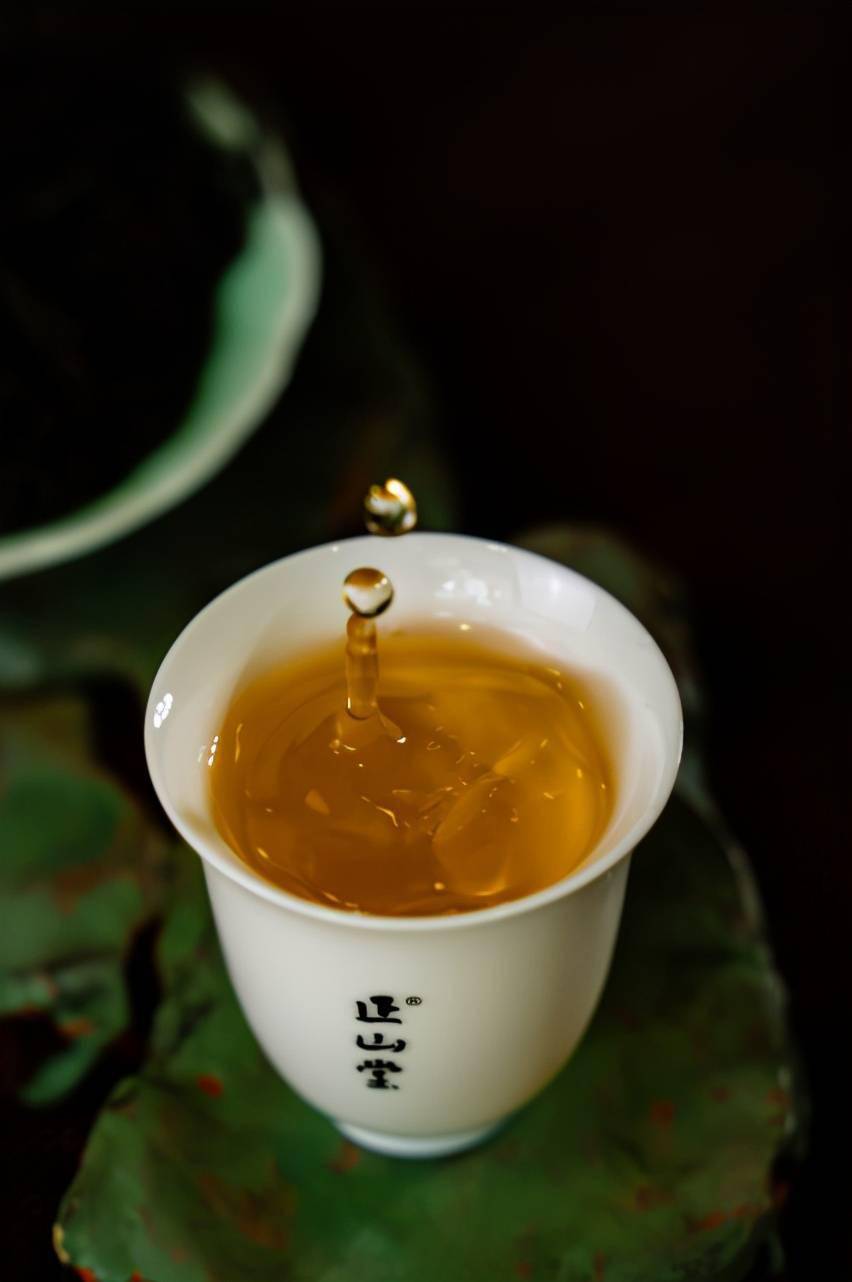 立夏已至,为什么适宜喝红茶?_养生