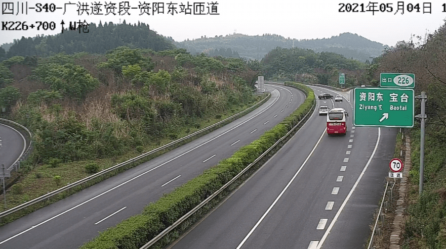 四川高速公安五分局十九大队民警在视频巡逻时发现,广洪高速遂资段