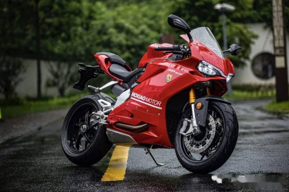 29990元起 隆鑫500双缸平台跑车 摩枭500rr上市