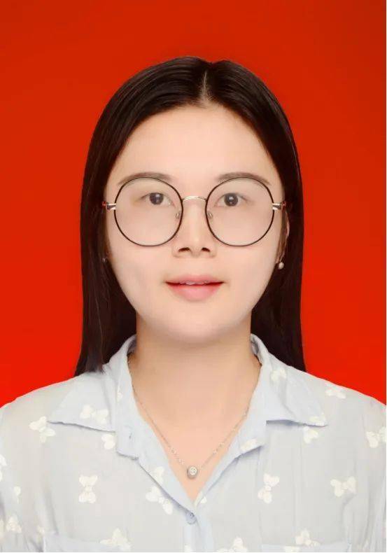 郭薇薇,女,1996年8月出生,共青团员,现为定南县义工联团支部书记.
