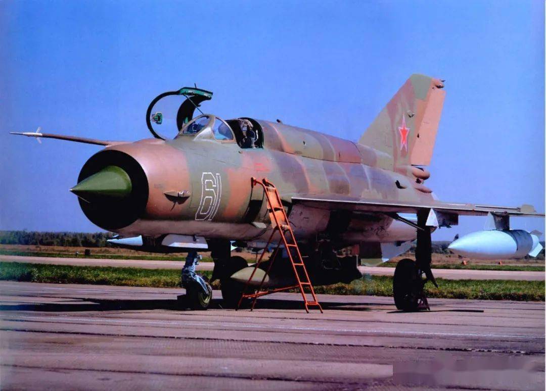 俄罗斯军机设计三巨头苏霍伊米格图波列夫三强击机
