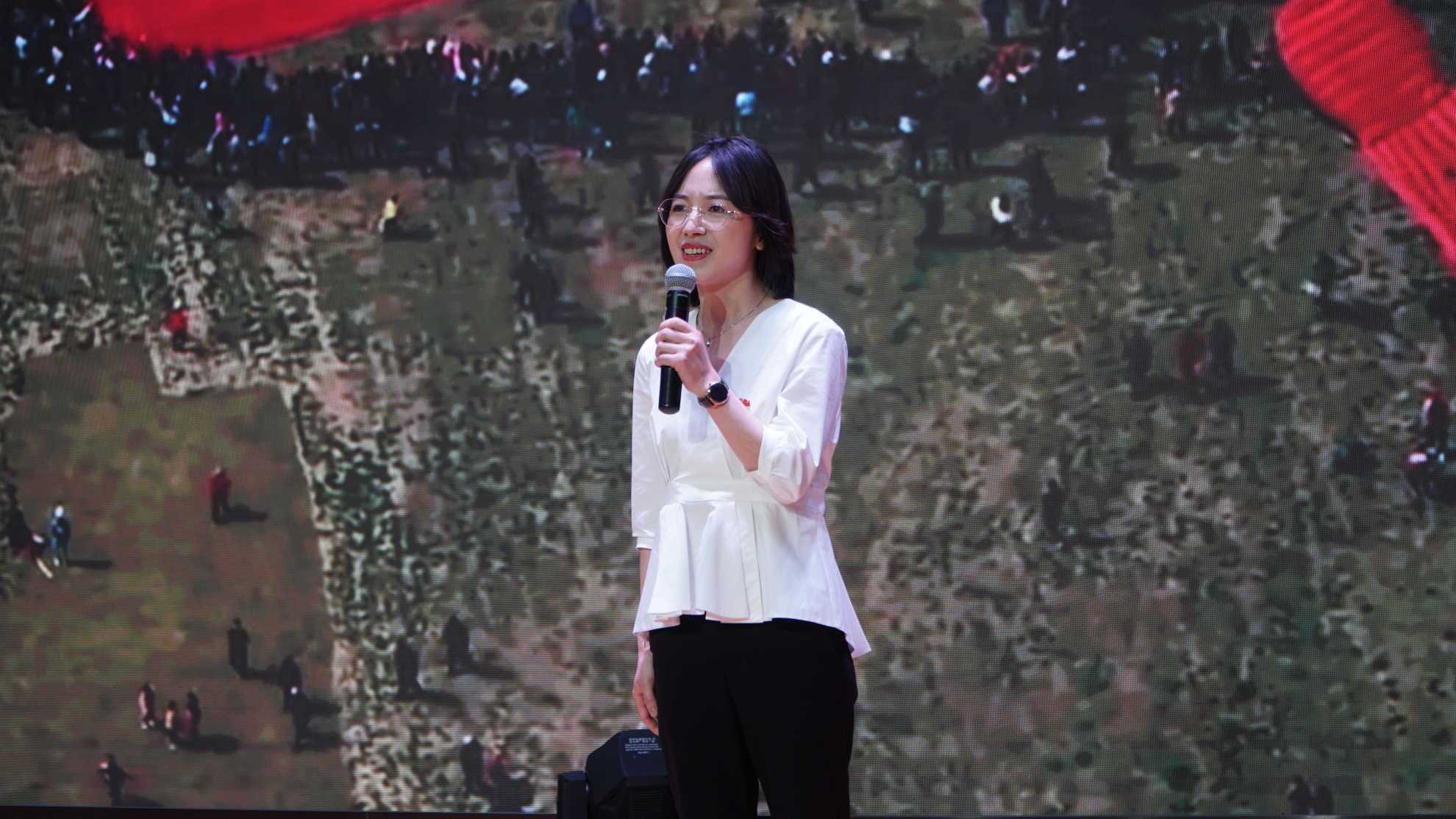 巾帼跟党走奋进十四五全区女职工演讲比赛在银川举行