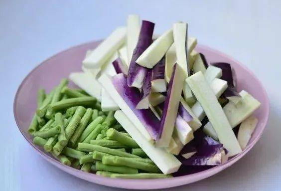 豆角切丁怎么炒 e08721e460ce4a37b6bb11b8fd184f1f.jpeg