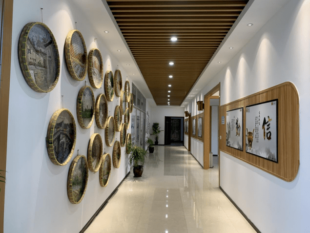 新农村文化礼堂以"新农古韵 牧语欢歌"为主题建设打造,整体建筑风格为