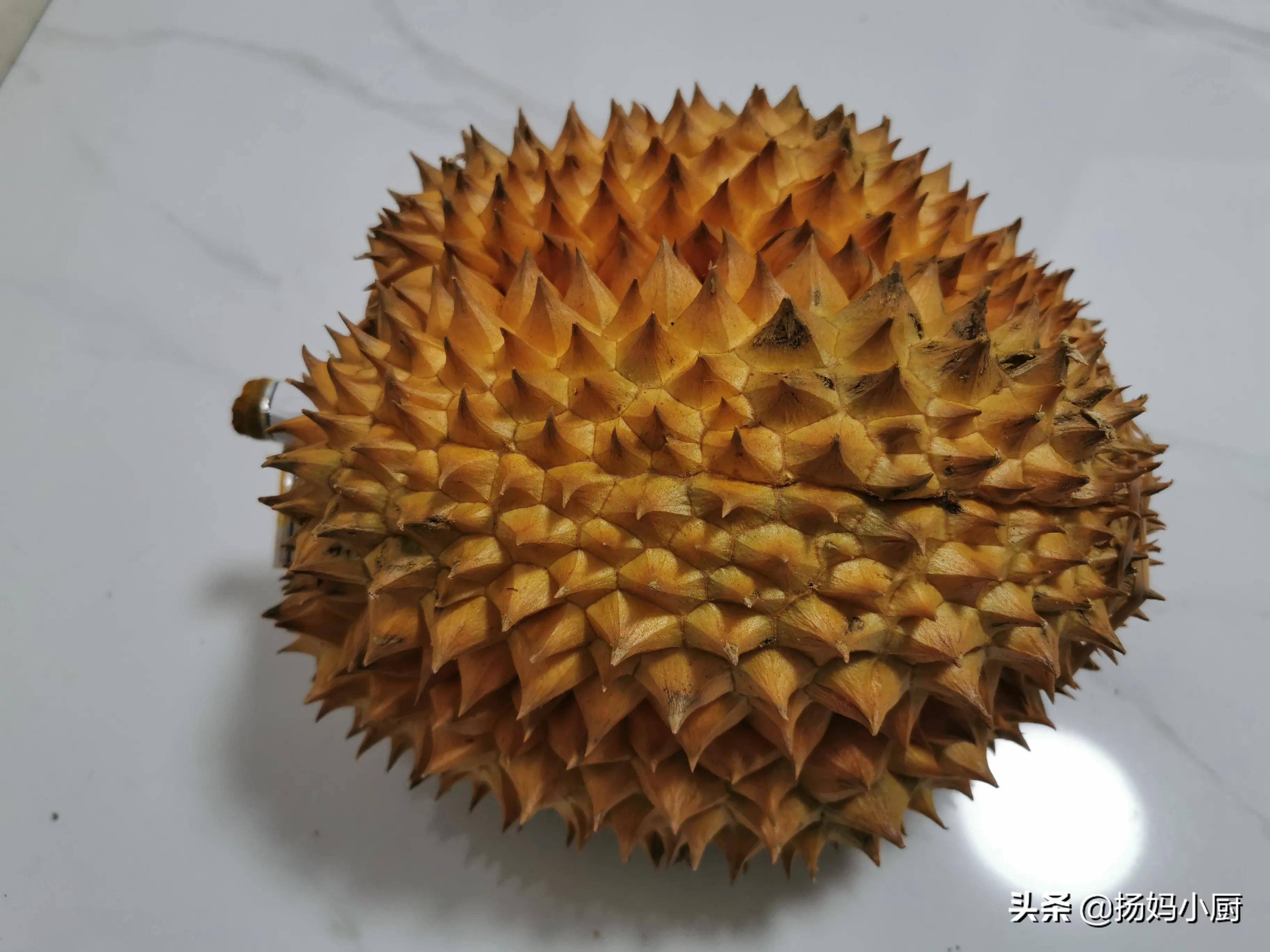 怎么挑选榴莲肉才饱满 6a8a51df930547e9a35c94d6b21fc72b.jpeg