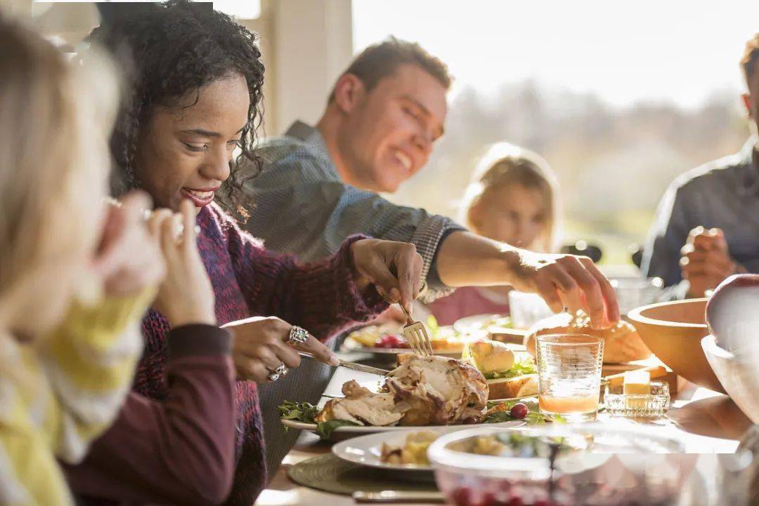 吃东西狼吞虎咽很伤身教你8个方法养成细嚼慢咽的好习惯