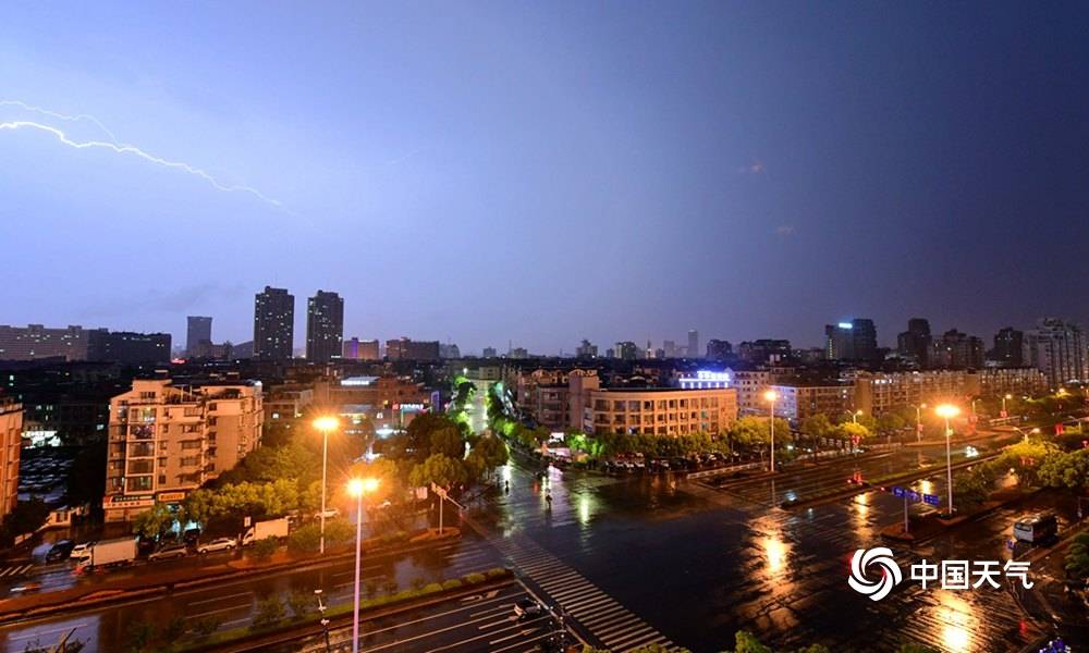 浙江金華疾風驟雨 部分城市道路積水嚴重_天氣