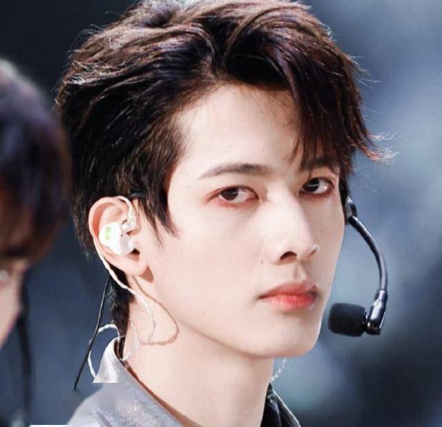 娱乐圈猴系帅哥脸,你们最喜欢哪一个?_长相