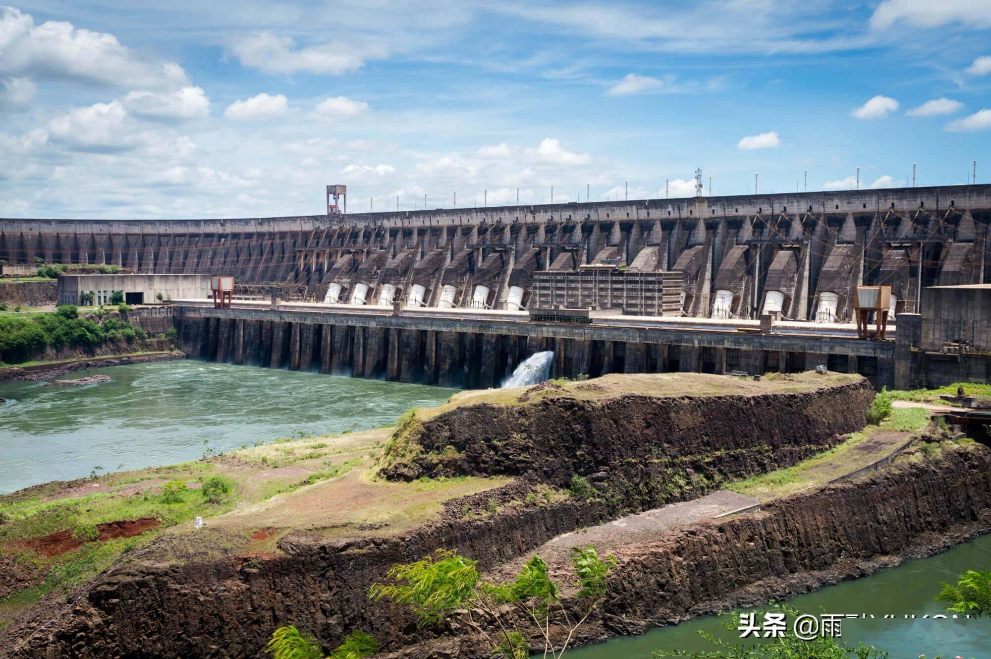 曾经全球最大的水电站年发电量比肩三峡曾让一国家停电15分钟