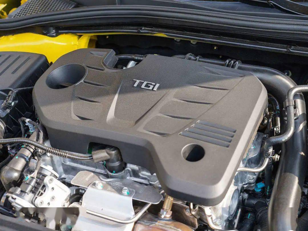 5t发动机,最大功率达到173ps,账面数据与思域搭载的1.