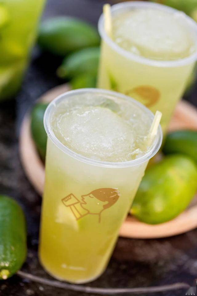 喜茶这杯爆柠茶,炸了柠檬茶的天花板_香水