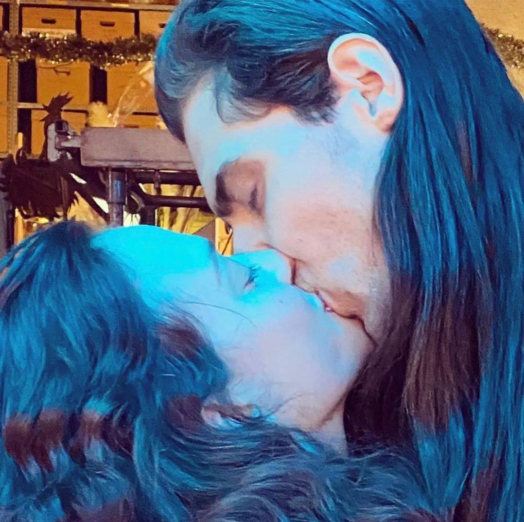 破产姐妹katdennings订婚她男友身材简直可以