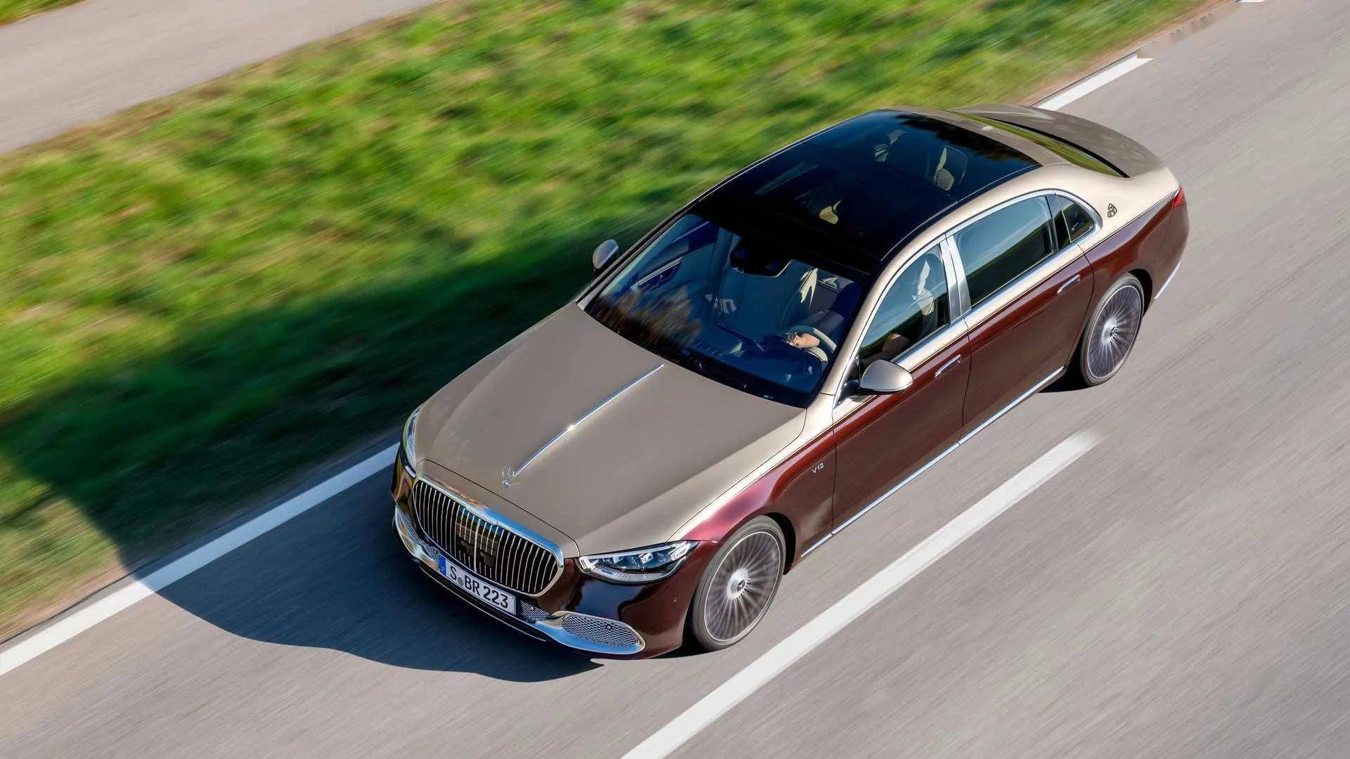 落地价380万60tv12630匹马力迈巴赫s680登场