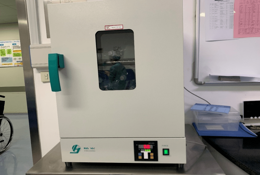 术前液体使用温箱进行加温