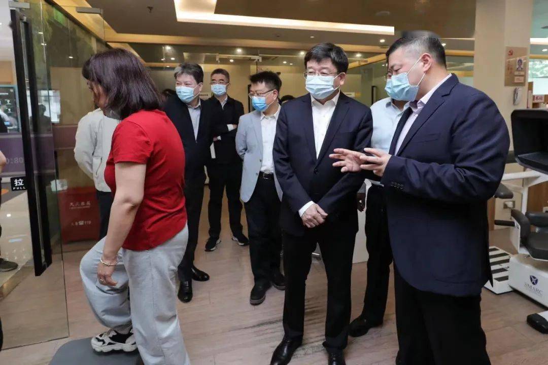 陈群副市长调研体育数字化转型工作