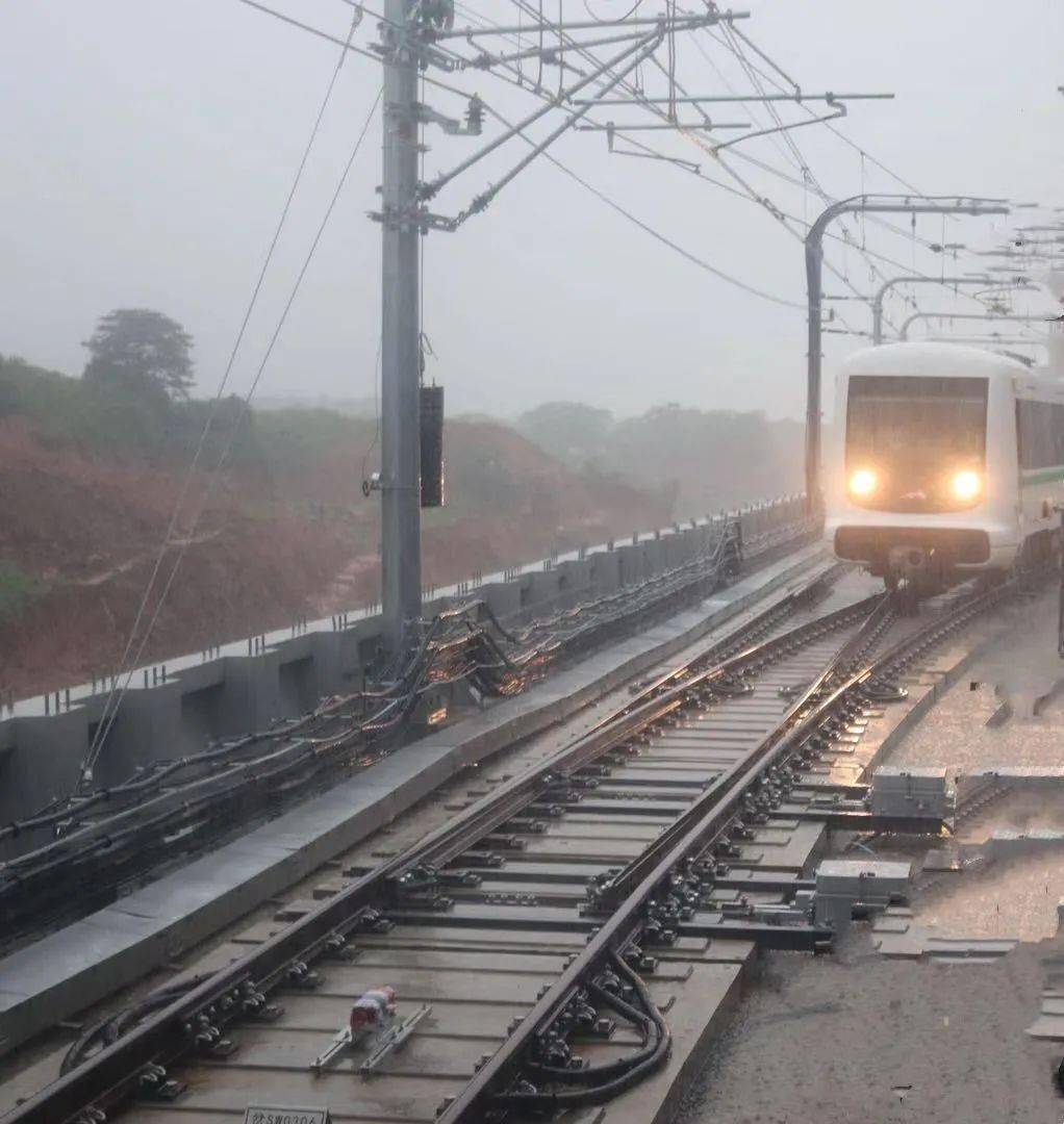 南昌地铁4号线接触网首次"热滑"成功,预计今年年底全线正式开通运营!