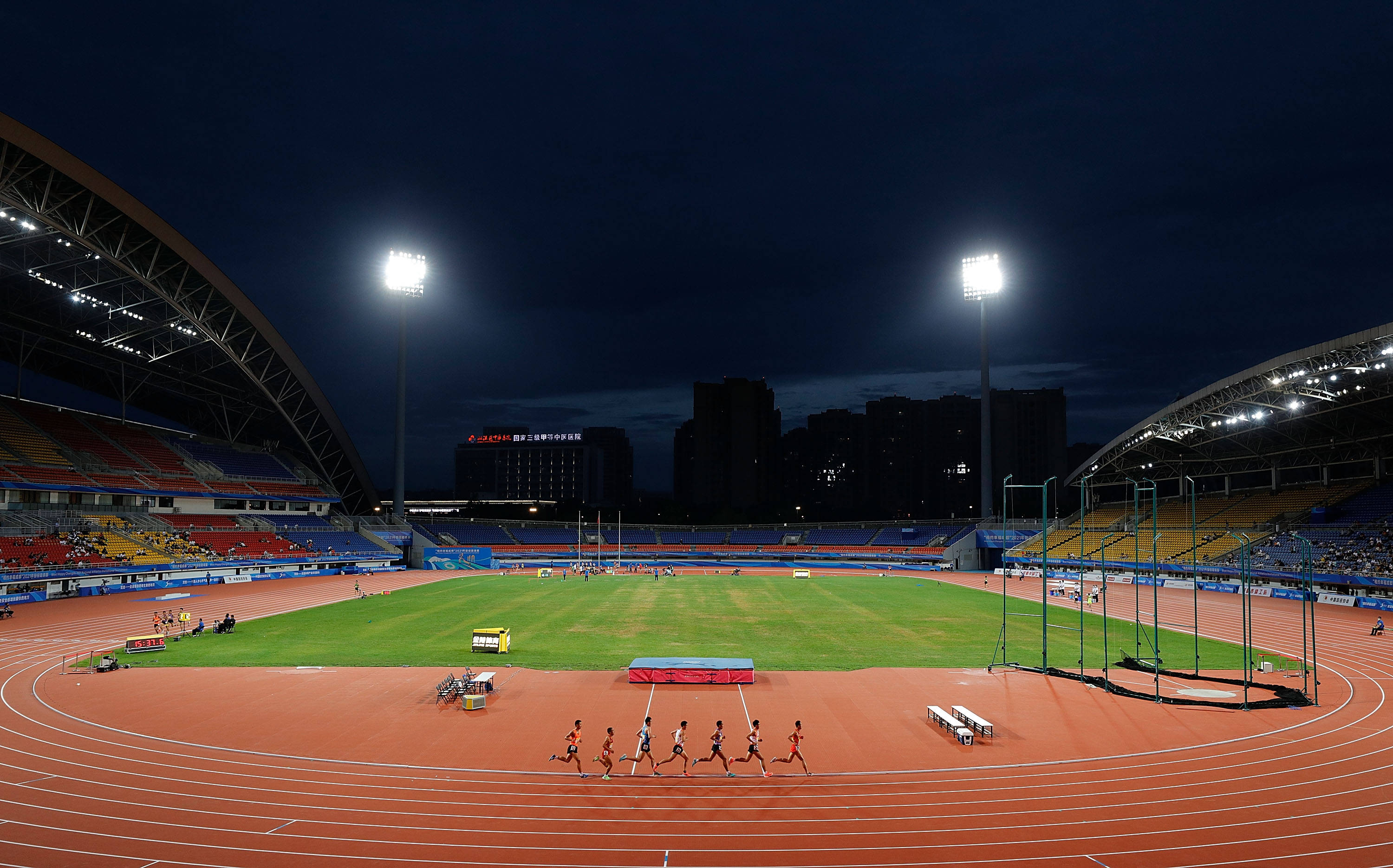 当日,在四川省成都市双流体育中心体育场举行的"相约幸福成都"2021年