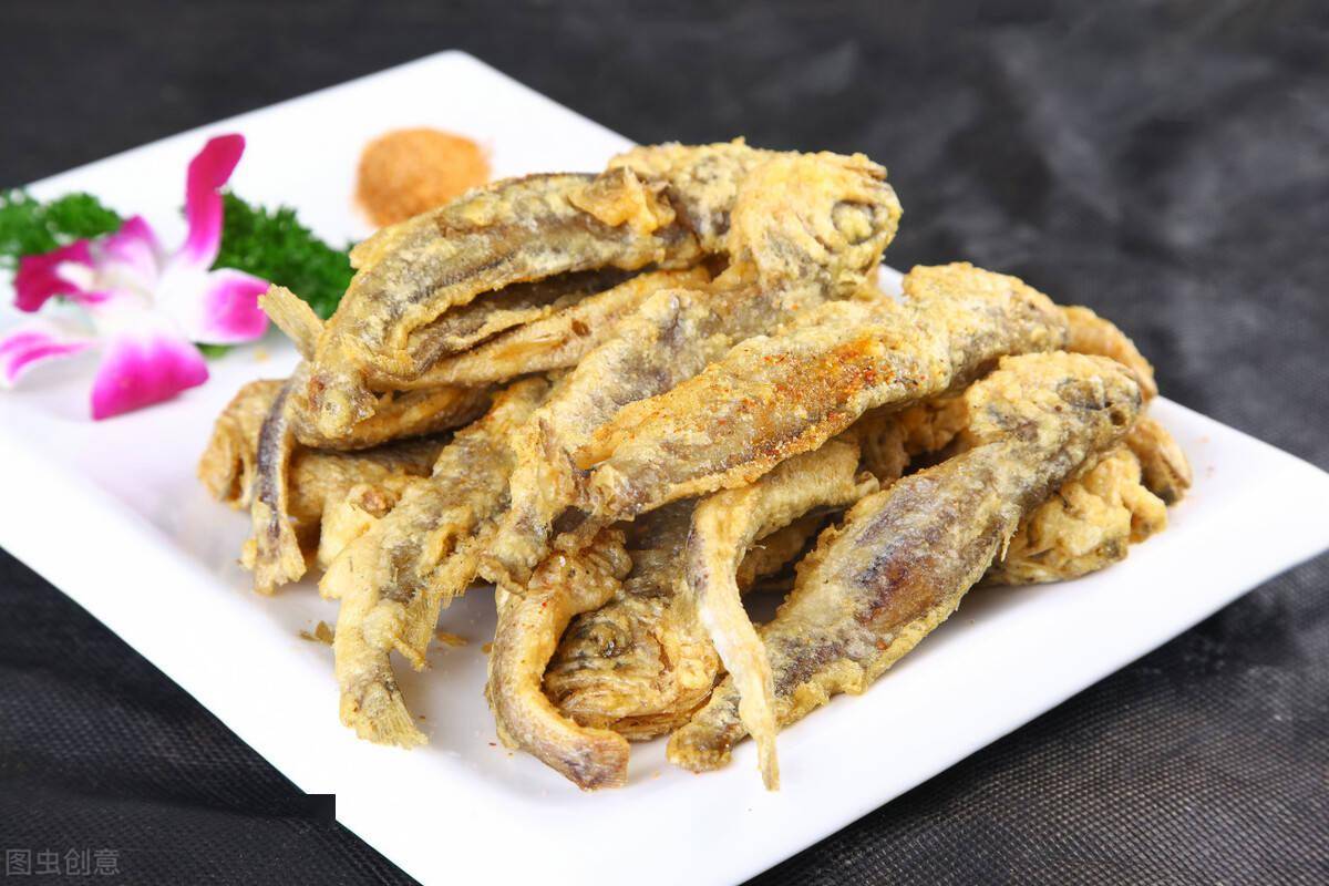 天热了,多给孩子吃这鱼,肉质鲜嫩细腻,营养丰富补大脑,特解馋_小黄鱼