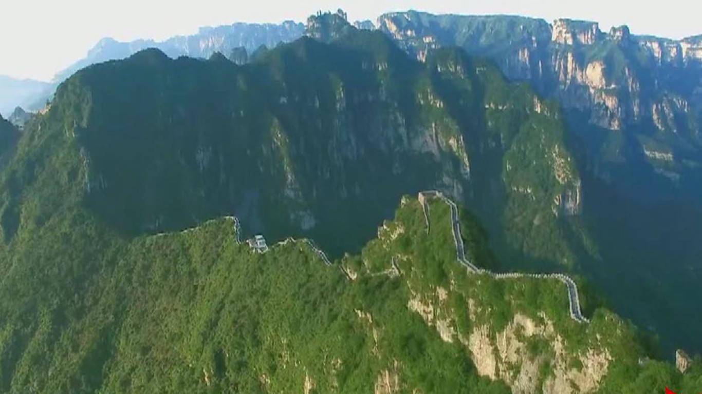 巍巍太行群山逶迤峰峦叠嶂苍茫而神秘的轿顶山堪称自然奇观