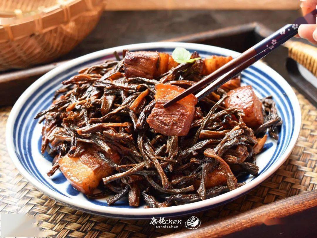 蔬菜|夏天用它炖肉鲜香入味，滑嫩不油腻，越吃越香，一锅不吃光不罢休