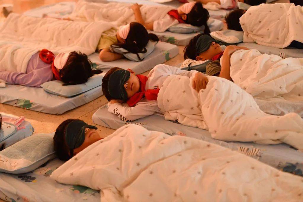 我国超八成中小学生睡眠不足,教育部提出明确规定!