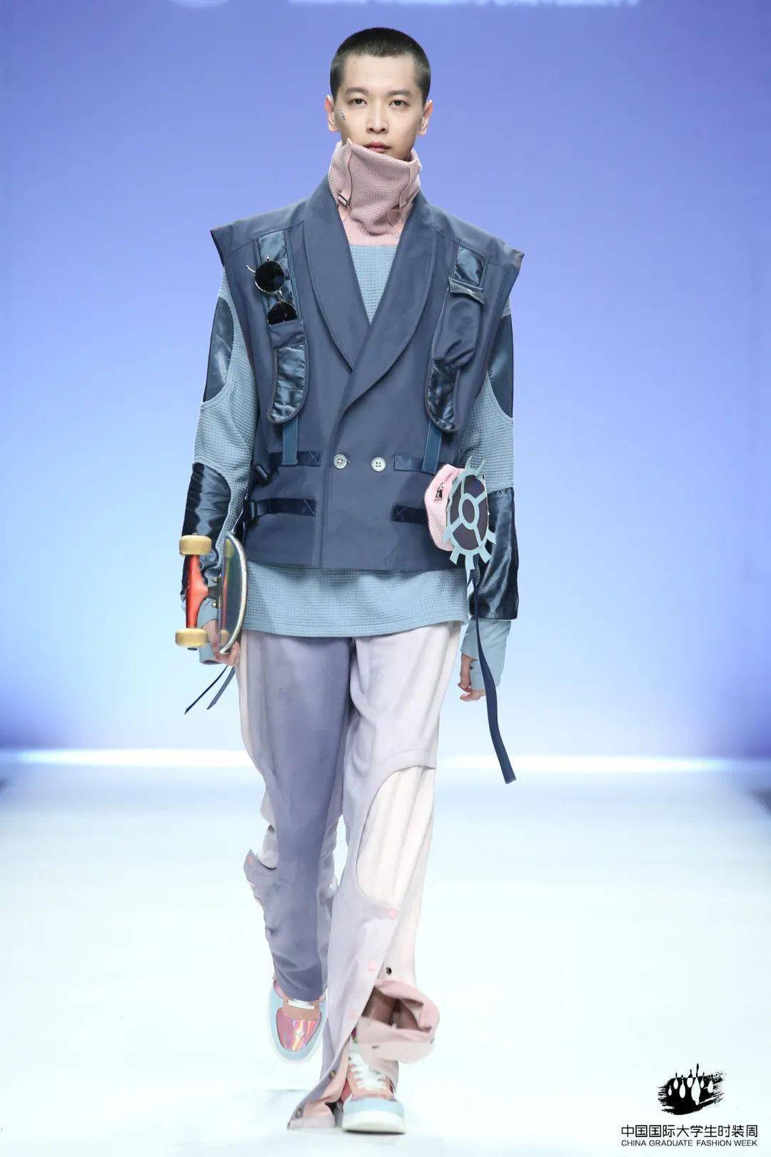 2021cgfw后疫情时代的可持续毕设秀模特都说自己被治愈了