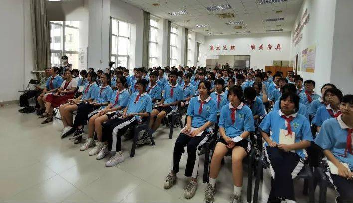5月17日,新会李文达中学团委,少先队联合会城街道退役军人服务站在