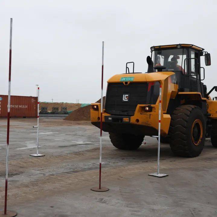 比武过招厉害了我的装载机