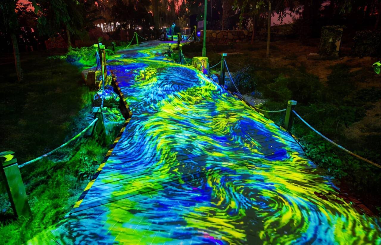 松下工程投影机户外亮化案例万物共生