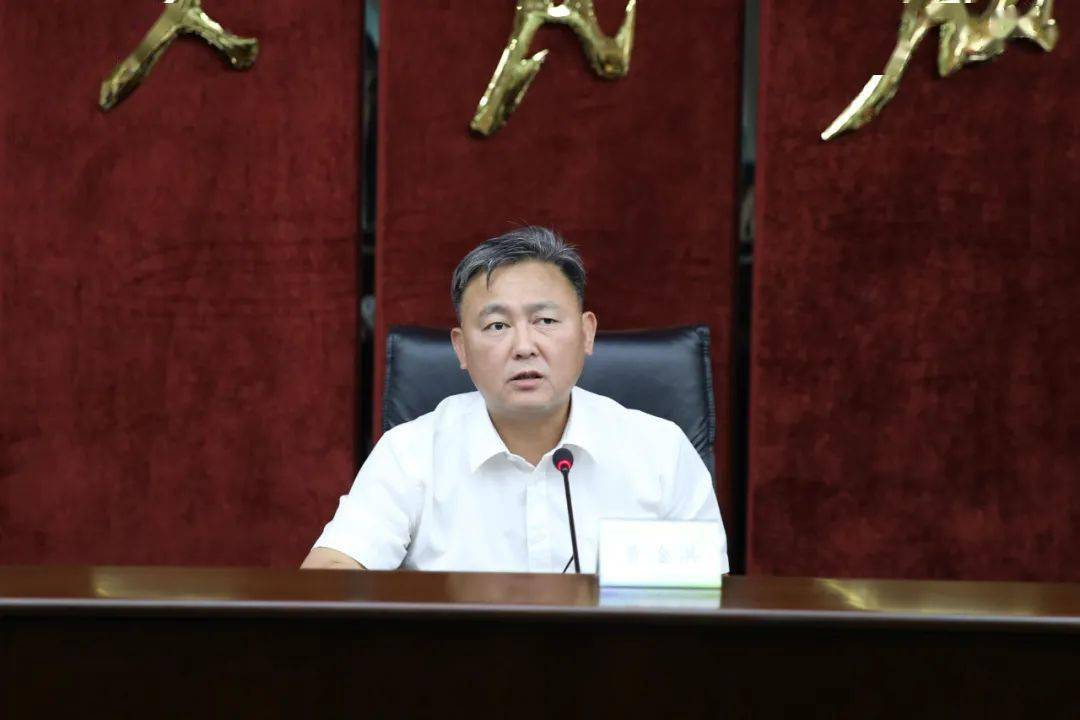 黄淦洪强调,农贸市场品质提升工作事关百姓福祉和城市形象,各部门,各