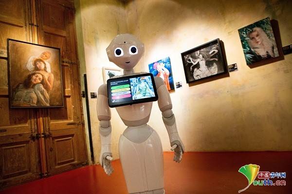 艺术|西班牙首个机器人向导在博物馆上岗