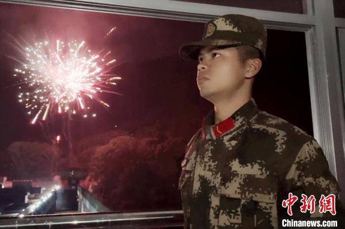 中新网温州5月21日电(范宇斌 刘正良)推迟婚礼3次,365天站哨2小时/班