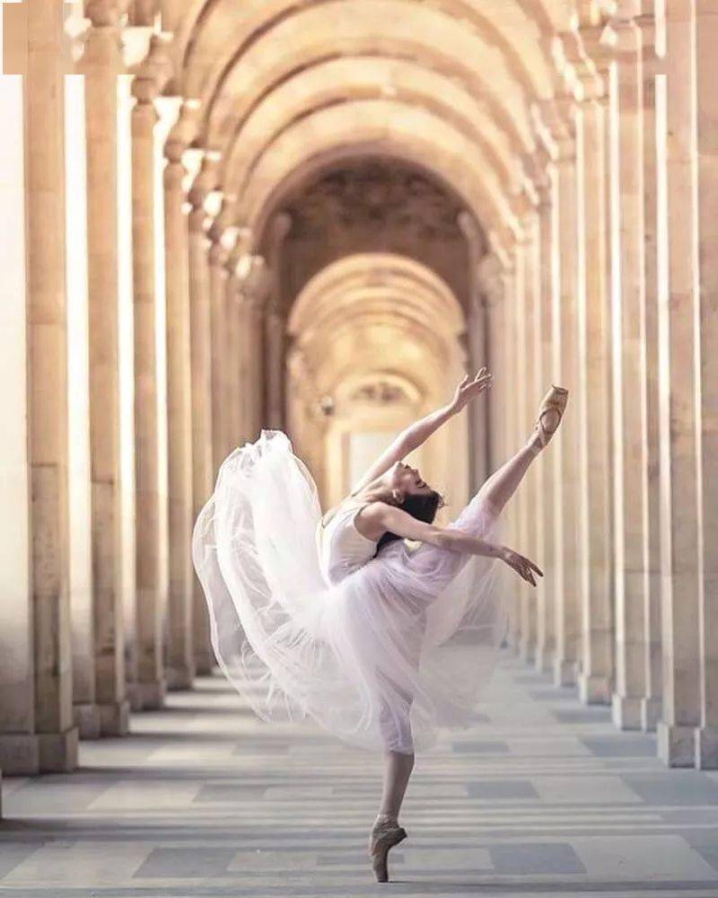 拍摄地点:法国舞者:华盛顿芭蕾舞团舞者brittany cavaco尽情欣赏吧