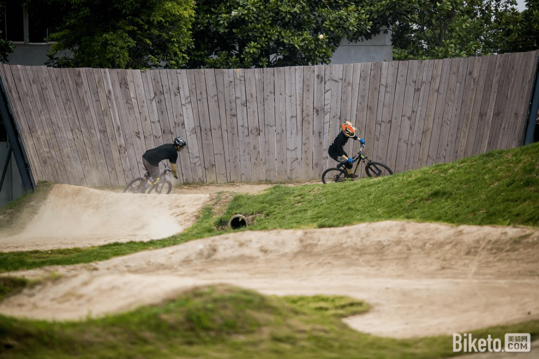 22 sat】欧亚马基地 61 自行车轮滑长板 obp 61 bike & skate