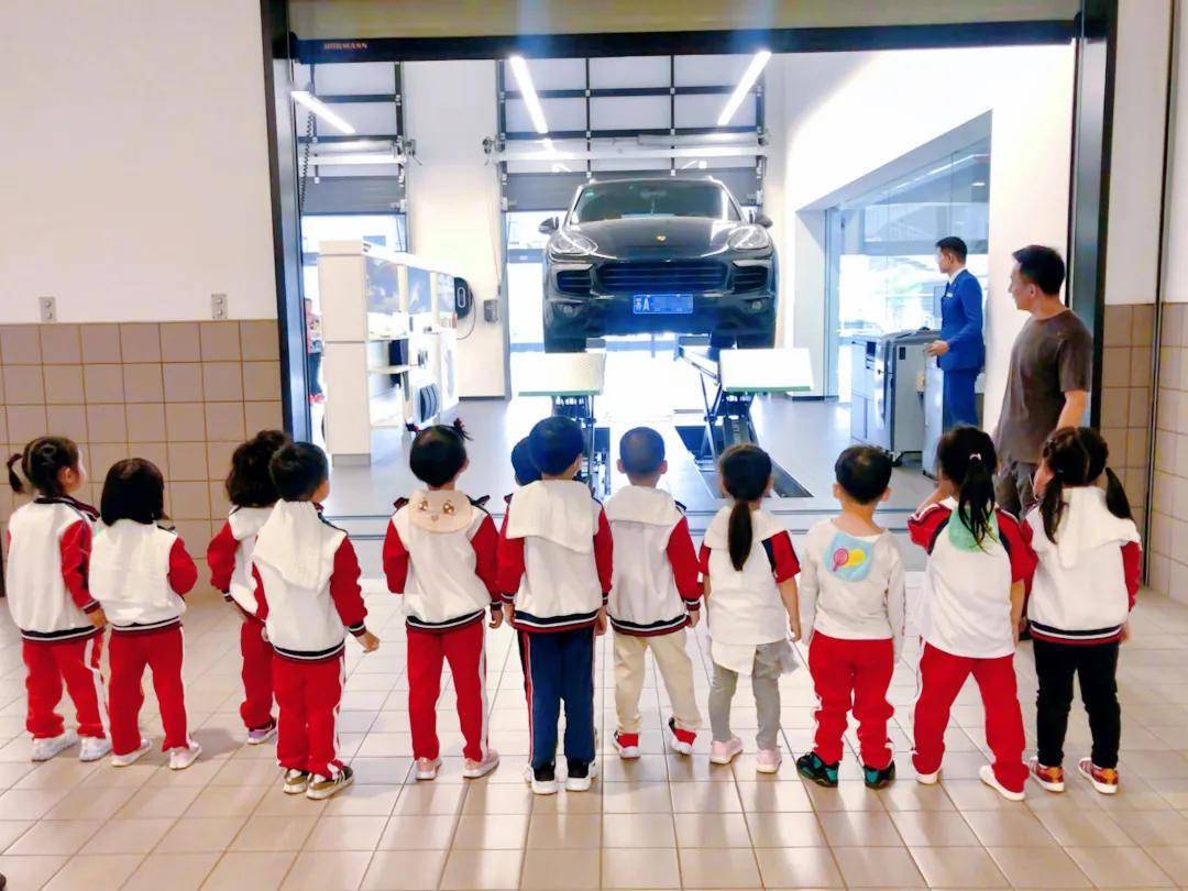 快评丨小学生参观保时捷惹口水孩子的心田装不下成年人的功利