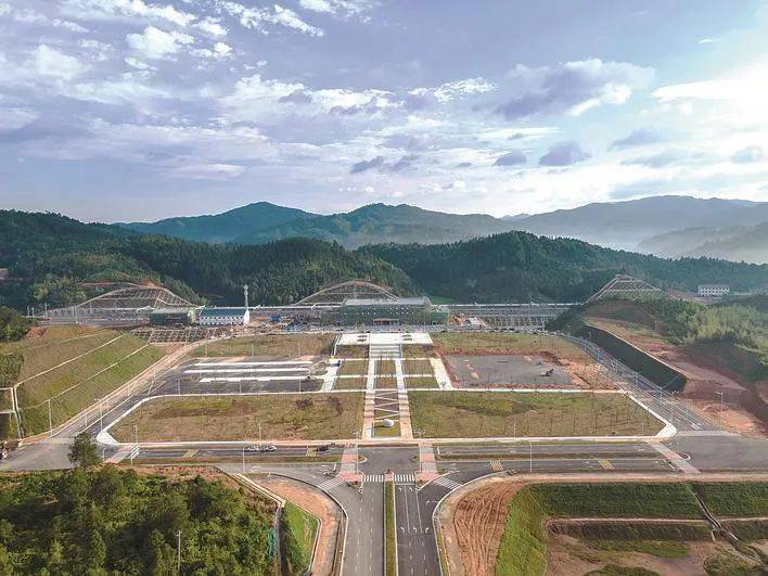 兴泉铁路三明境内又一站前广场进入收尾!