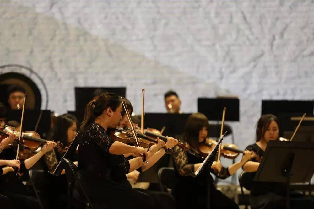 交响曲音乐之父是谁 032d2e61d9a84bf0b493a554a1ae0172.jpeg