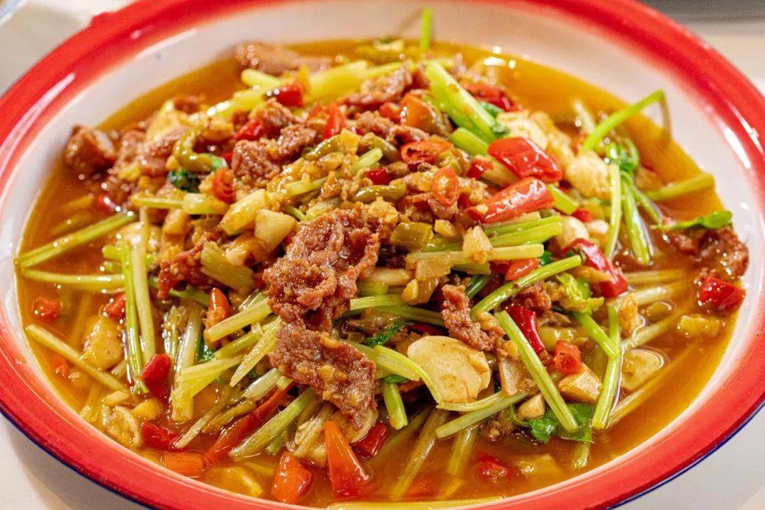 白云新市0668秒168元3人川菜套餐剔骨鸭麻辣鲜香小酥肉酥嫩飙汁地道