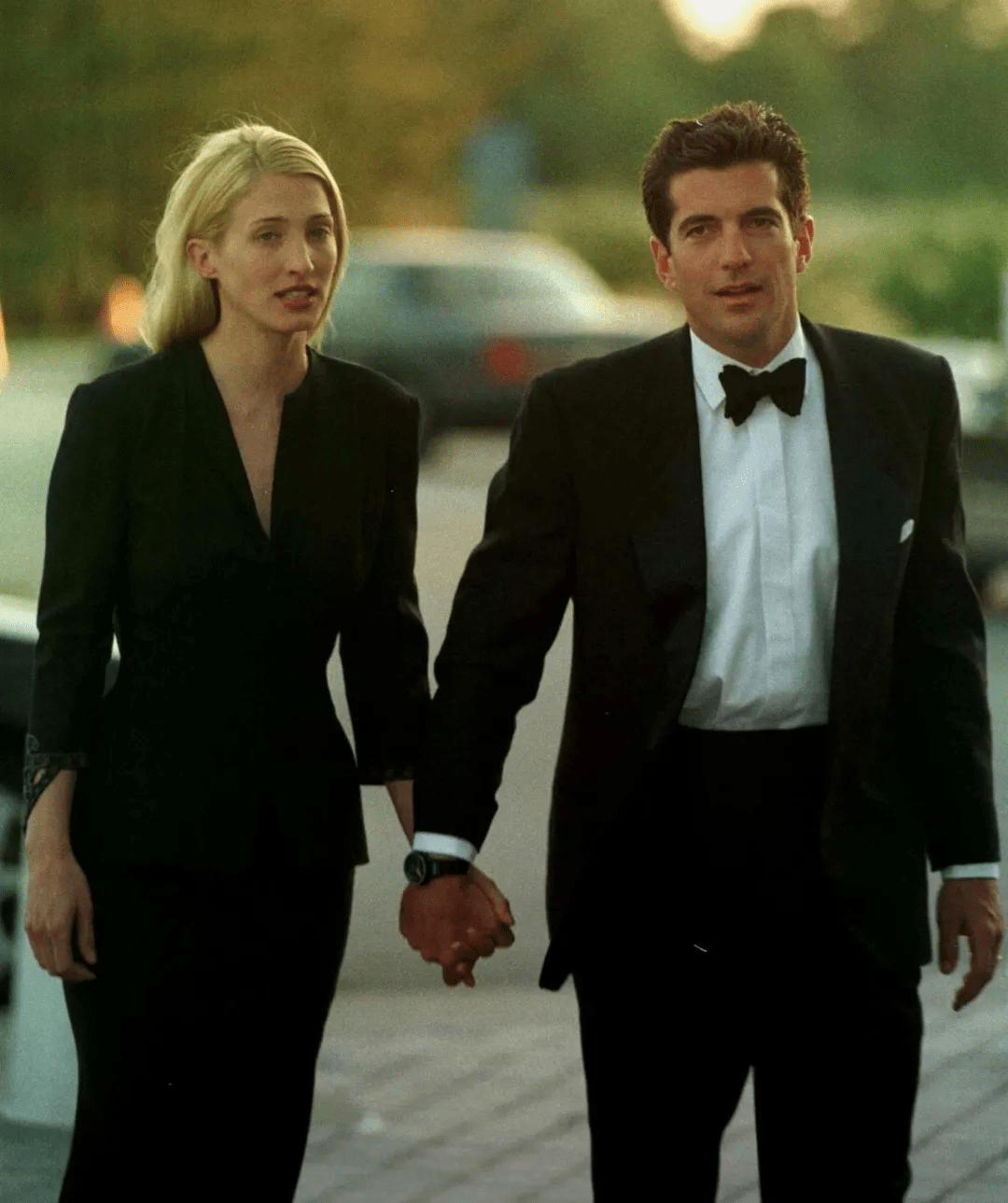 卡罗琳·贝塞特最终没有成为模特,但是凭借对于时尚的把控力,应聘成为