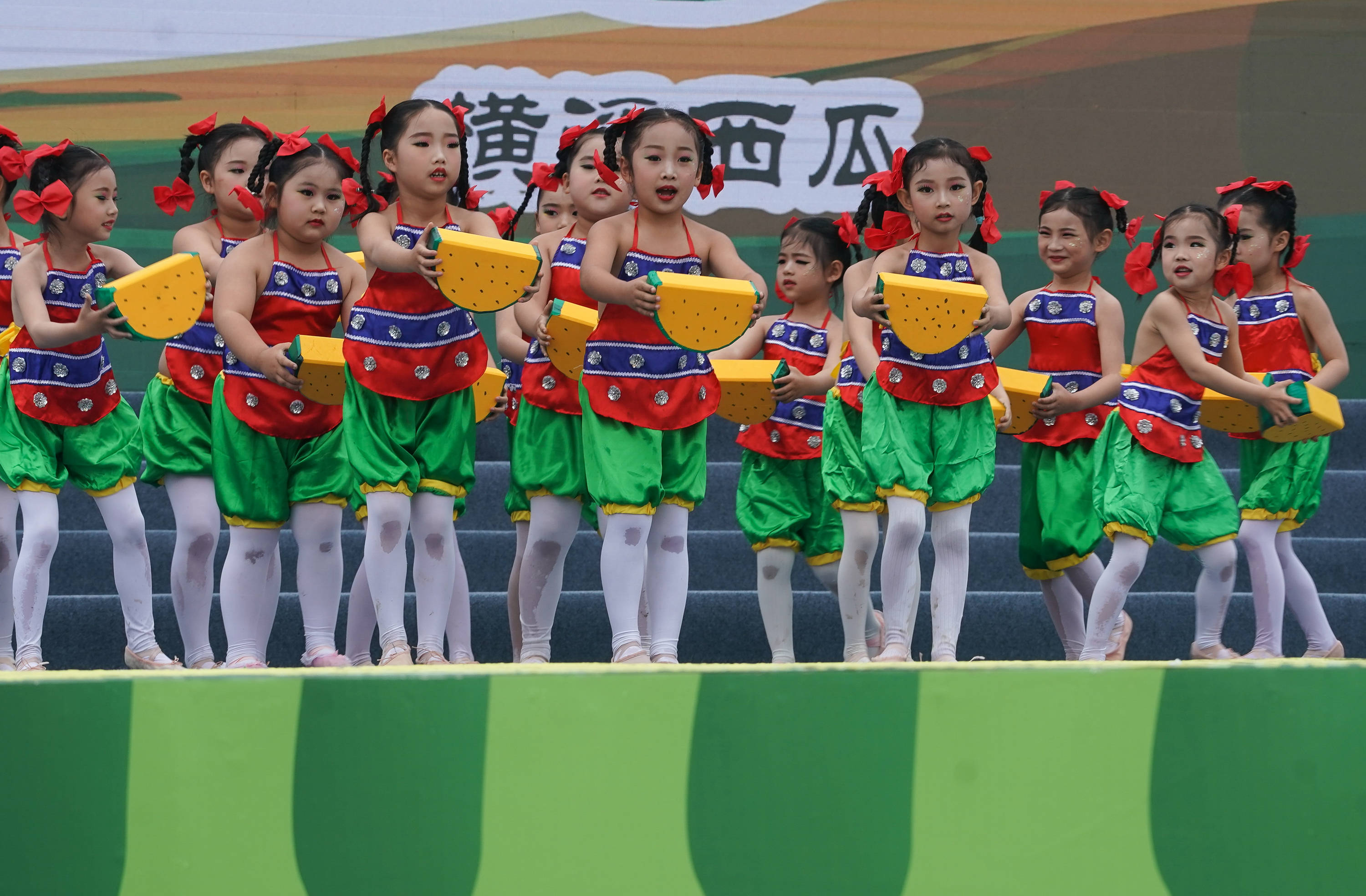 新华社照片,南京,2021年5月23日南京江宁横溪举办西瓜节5月23日,小