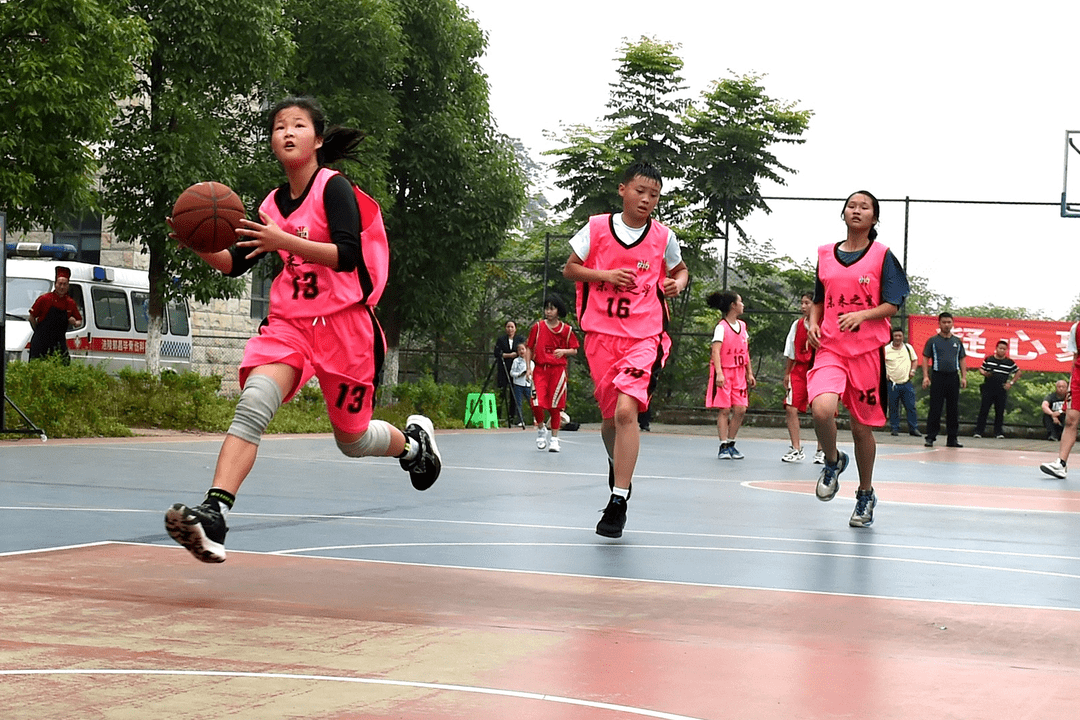 精彩绝伦2021年重庆市小学生篮球赛落下帷幕