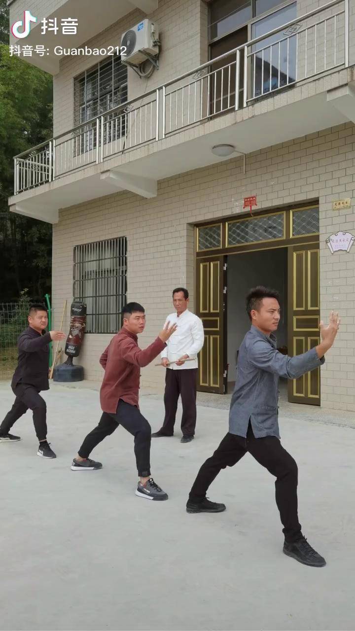 晚饭又要推迟了关宝他爸关宝喜剧花絮青年导演关宝