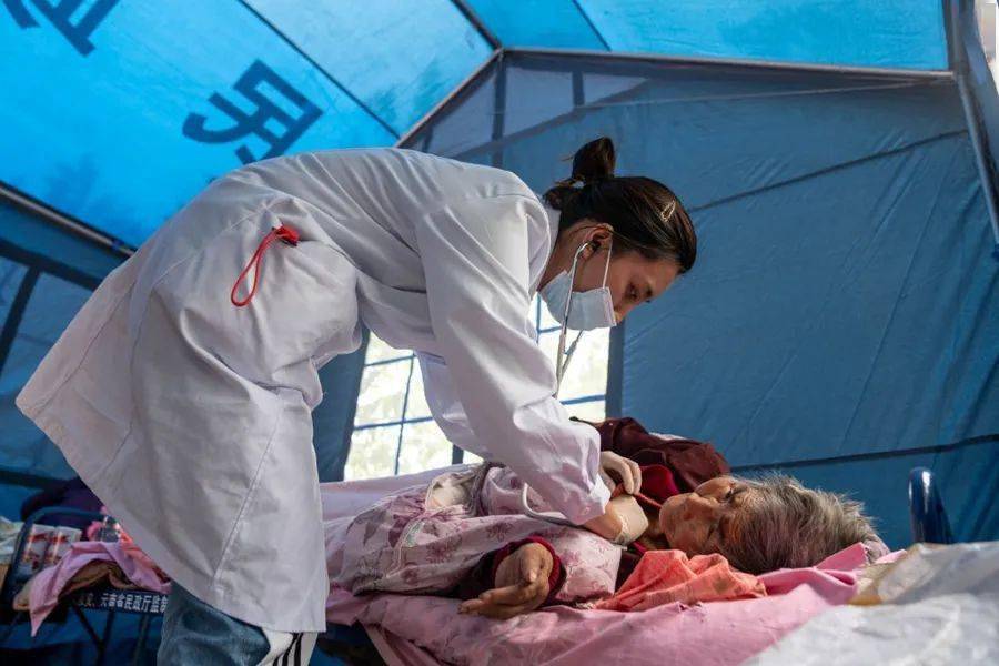 星夜兼程,只为生命!新华社,央视新闻报道漾濞抢险救援