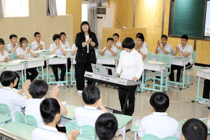 怎么样才能当上教育局的人 e8635ff300ab4961af3cc906cde61306.png