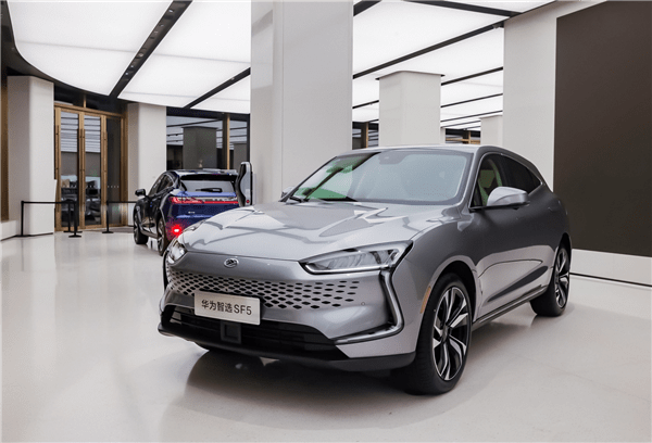 华为高调卖车:赛力斯华为智选sf5交付日期定了_搜狐汽车_搜狐网